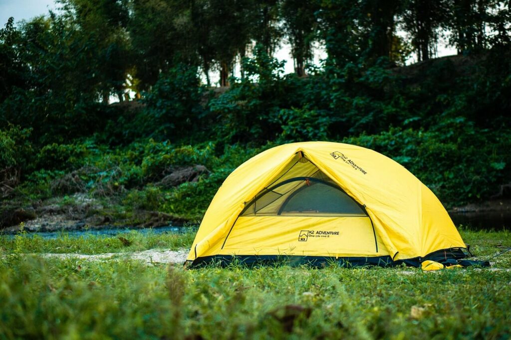 tente de bivouac jaune