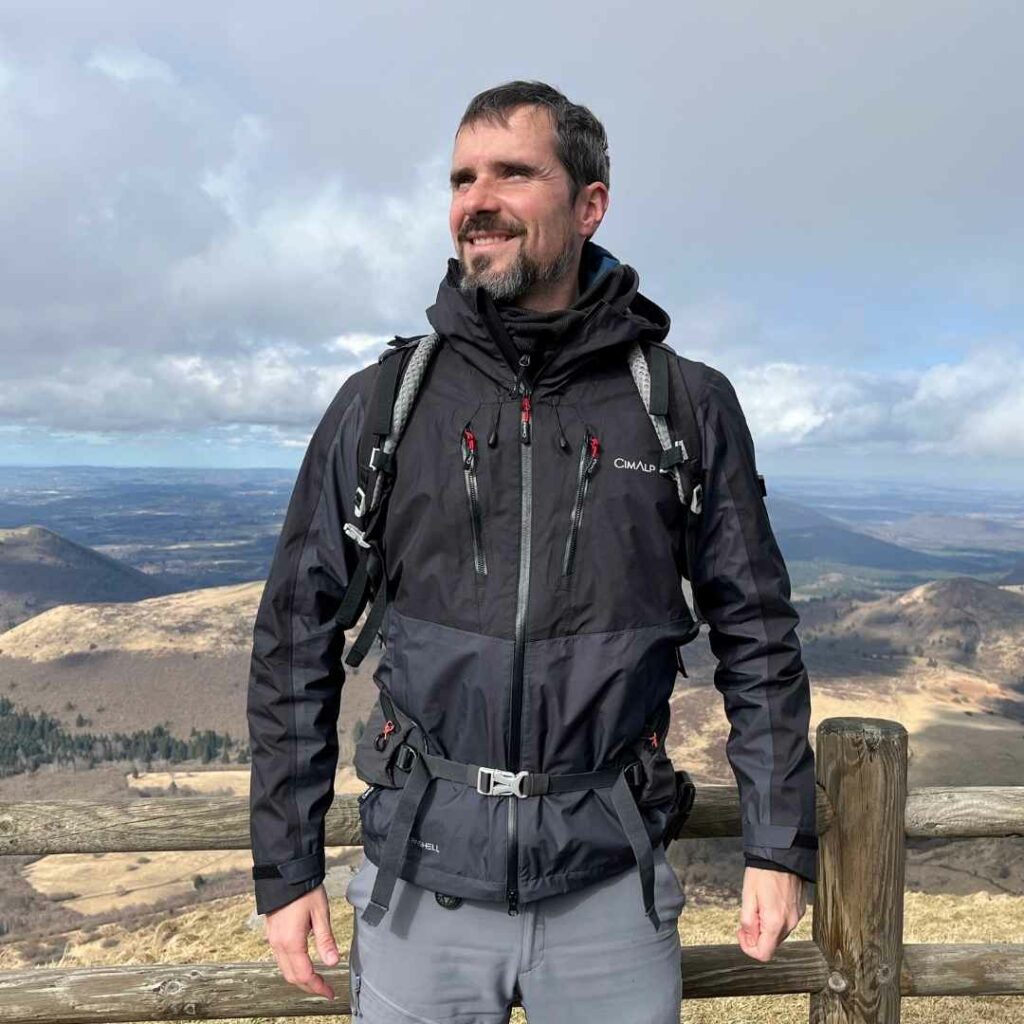 Veste Cimalp Cosmiques au sommet du Puy de Dôme