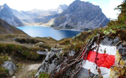 balise rouge et blanche du GR
